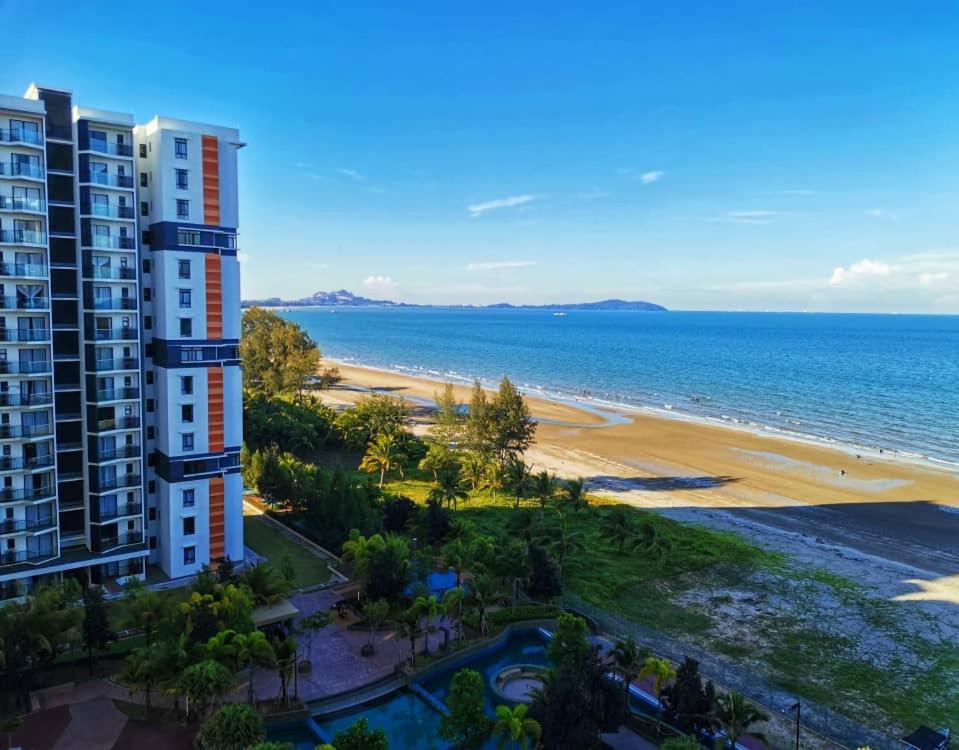 Timurbay Seafront Holiday Pool & Seaview Kuantan Buitenkant foto