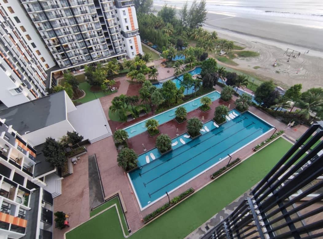 Timurbay Seafront Holiday Pool & Seaview Kuantan Buitenkant foto